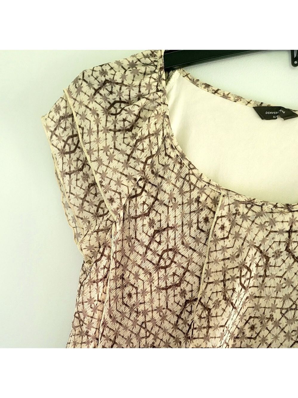 Denver Hayes Ruffled Top Size M - Picture 3 of 12